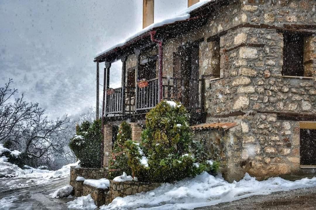 Ξενώνας Παλαιόκαστρο Κάτω Τρίκαλα Κορινθίας Εξωτερικό φωτογραφία